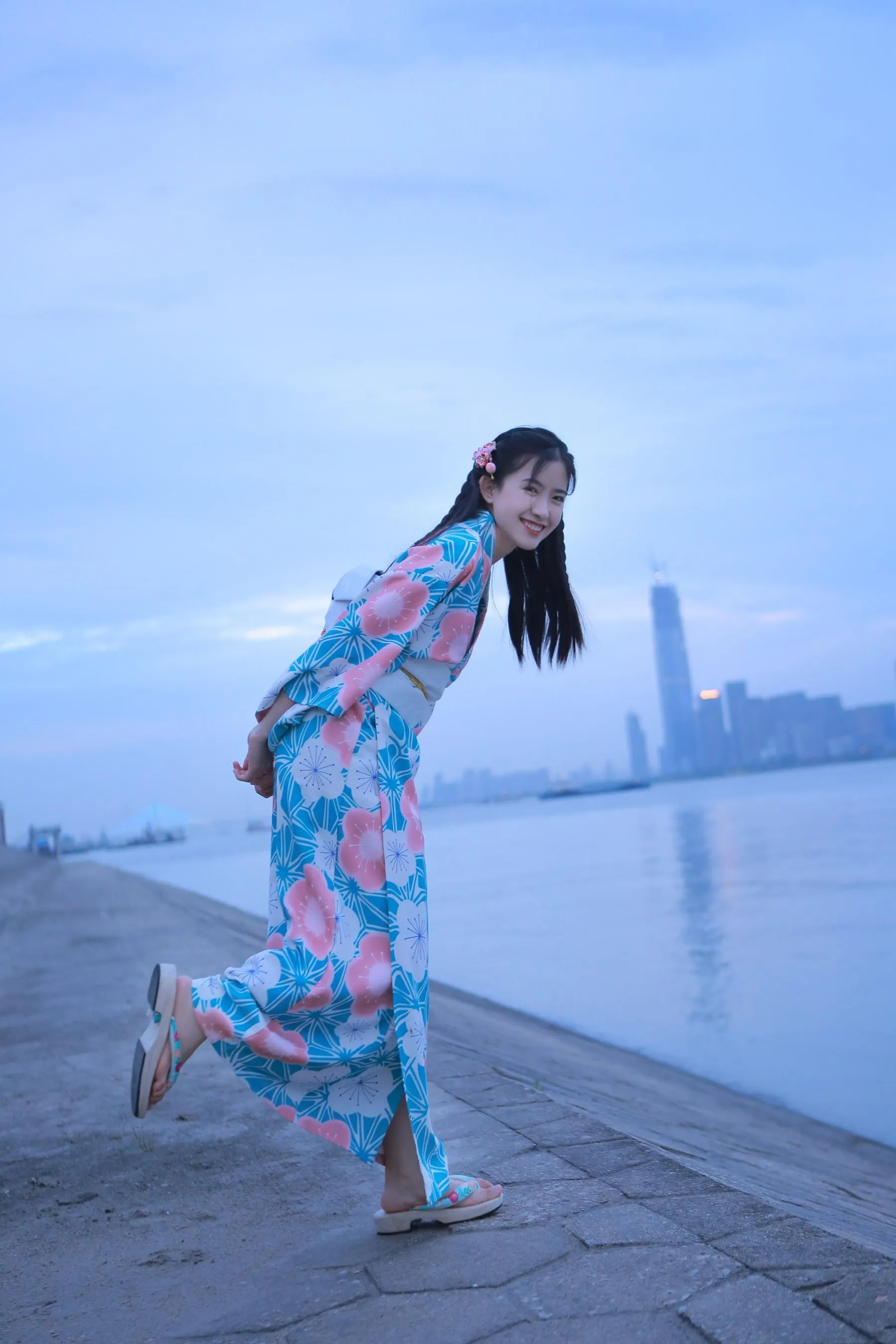 [艺图语] 2022.06.06 花火 小草草呀 [22P]插图2